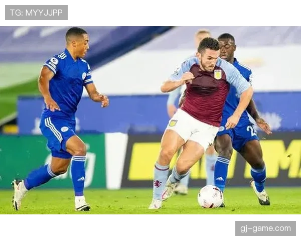 亨克防线表现稳健，球队实力持续提升引联盟瞩目