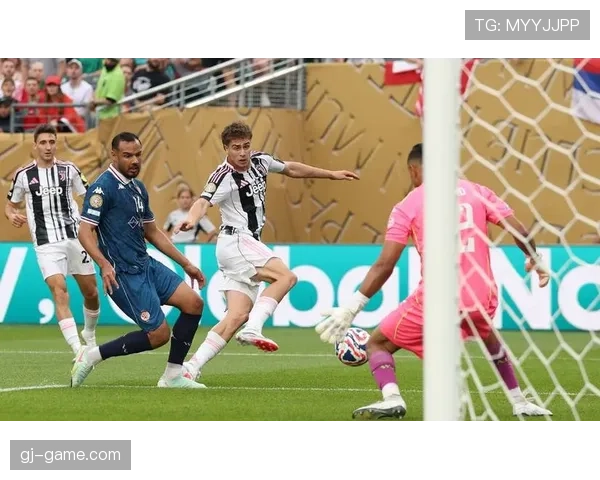 加维2025赛季强势复苏：全能中场崛起助球队剑指冠军