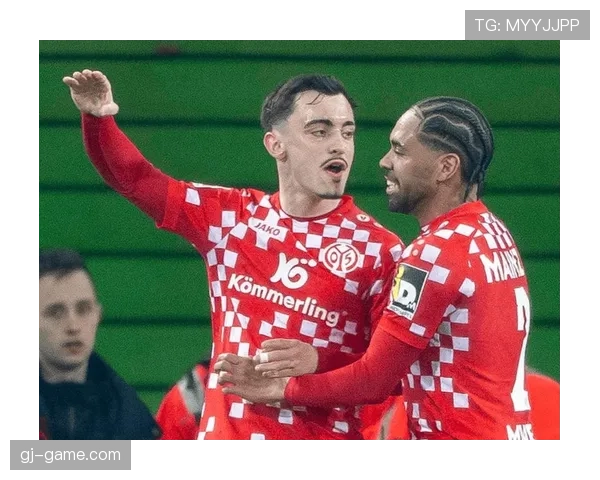 亨里克森执掌德甲教鞭，誓言率队开启辉煌新篇章