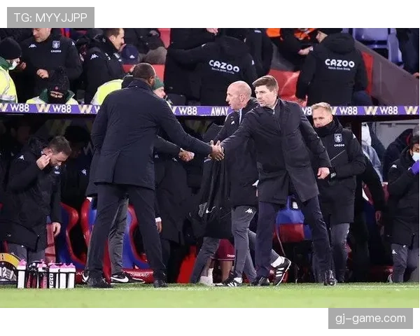 兰帕德与维埃拉在中场组织上出现分散驱动趋势